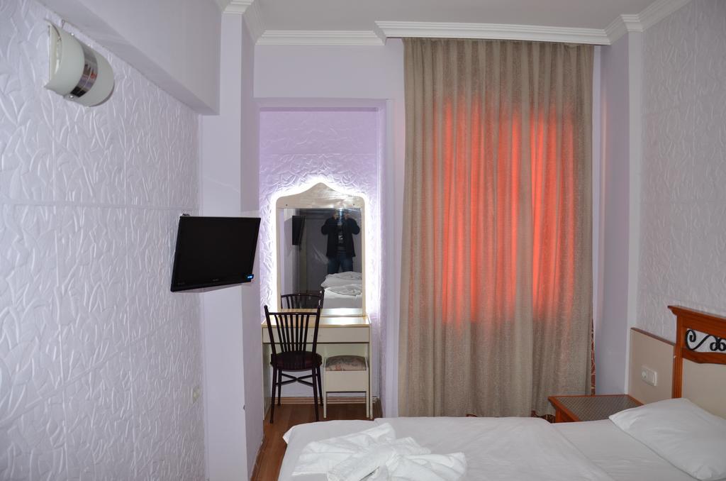 Ozturk Hotel Antalya Bilik gambar