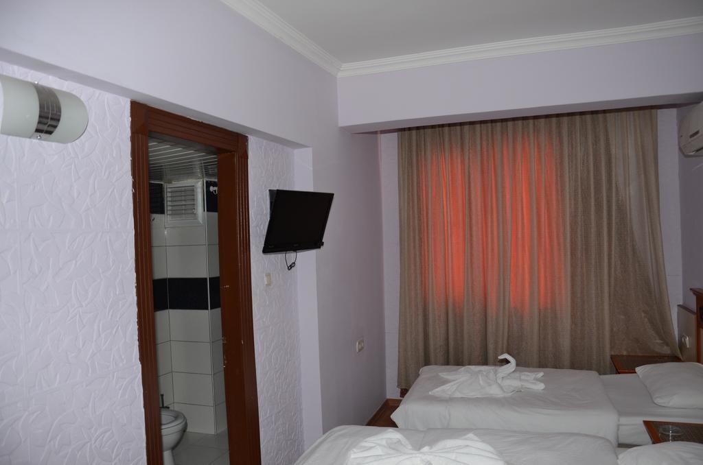 Ozturk Hotel Antalya Bilik gambar