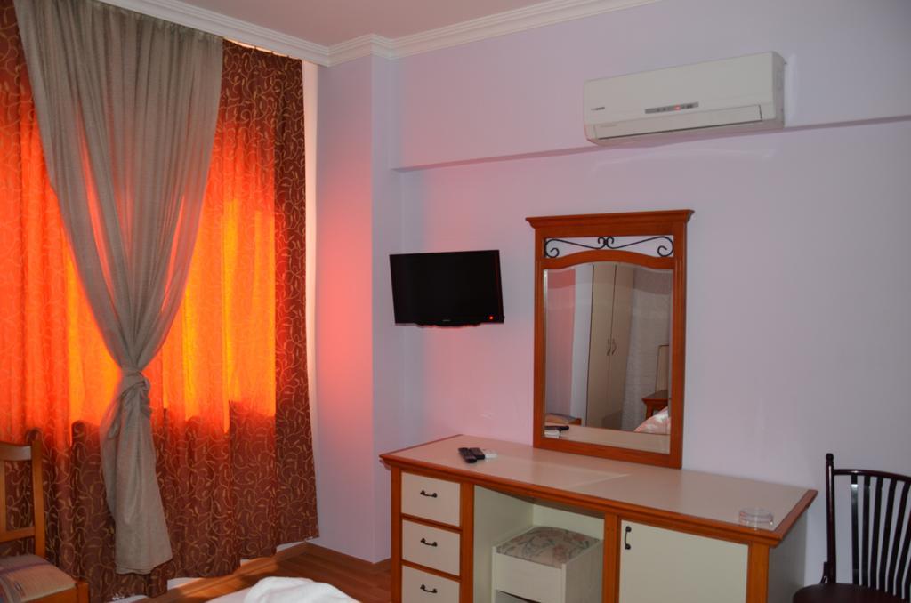 Ozturk Hotel Antalya Bilik gambar